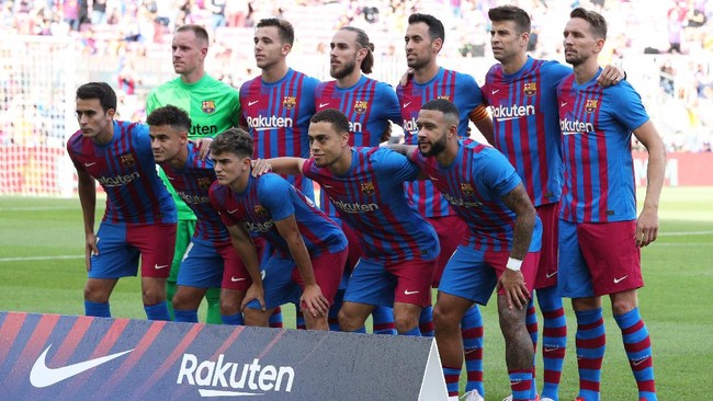 Barcelona yang sedang terbelit masalah keuangan memiliki utang transfer pemain ke beberapa klub mencapai Rp1,8 triliun.