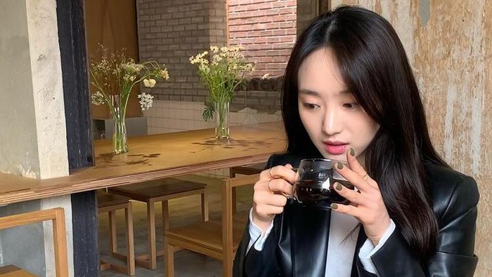 Inspirasi OOTD Girlfriend Material Ala Aktris Korea, Simpel dan Classy!