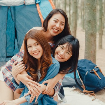 img-title Nggak Sekadar Kompak, Punya 'Girl Squad' Ternyata Mampu Tingkatkan Hormon Bahagia! Cek Faktanya di Sini