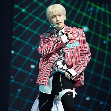 Lirik Lagu Bad Love - Key SHINee