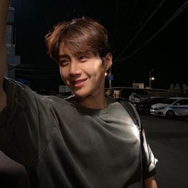 Wajah Kim Seon Ho Mejeng Lagi di Iklan Usai Fakta Skandal Aborsi Terkuak