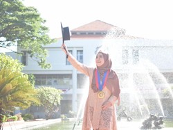 Perkenalkan Diva, Doktor Termuda Usia 24 Tahun di Wisuda ke-124 ITS