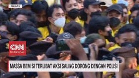 VIDEO: Massa BEM Si Terlibat Aksi Dorong dengan Polisi