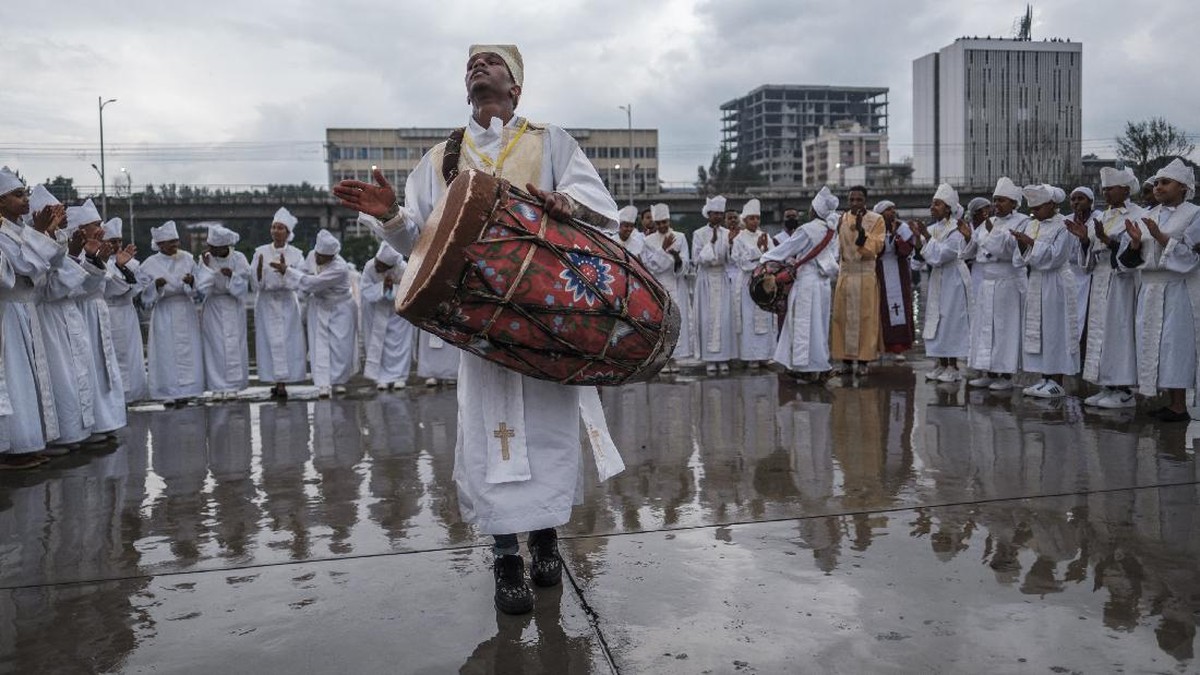 FOTO: Sukacita Rayakan Penemuan Salib Sejati di Ethiopia