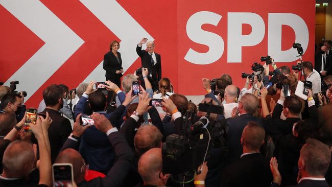 Partai Sayap Kiri Kalahkan Parpol Merkel di Pemilu Jerman SPD menang tipis dengan perolehan suara sebanyak 25,7 persen dari Partai Uni Demokratik Kristen (CDU) dengan 24,1 persen suara.