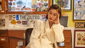 Intip Tampilan Stylish Jung Ho Yeon, Model dan Aktris yang Mencuri Perhatian di Squid Game