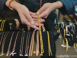 Raup Cuan, Lebih Untung Emas Batangan atau Perhiasan Ya?