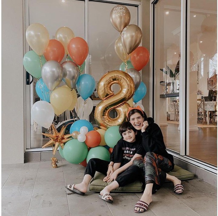<p>Carissa Puteri belum lama ini merayakan kedua ulang tahun anaknya yang tanggalnya berdekatan. Putra sulungnya, Quenzino Acana Naif berulang tahun ke-8 yang dirayakan pekan lalu. (Foto: Instagram @carissa_puteri)</p>