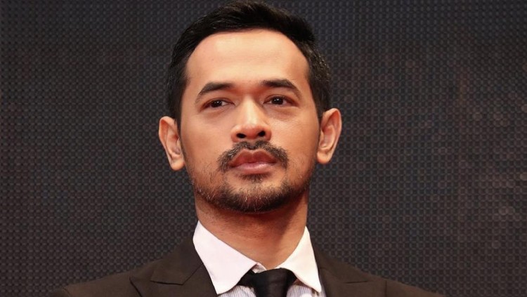 Aktor Oka Antara berperan sebagai Irvan di sinetron Ikatan Cinta. Aktor Oka Antara berperan sebagai Irvan di sinetron Ikatan Cinta.