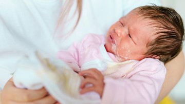 PENYEBAB MUNTAH PADA BAYI DAN ANAK-ANAK