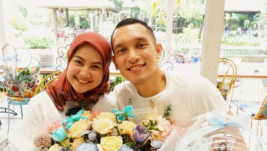 Giovanni Tobing & Istri