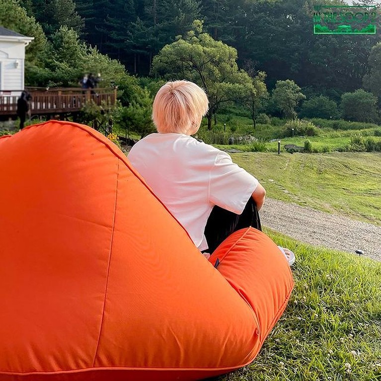 Intip Teaser Keseruan Member BTS di 'IN THE SOOP' yang Akan Tayang Serial liburan para member BTS di 'IN THE SOOP' akan tayang bulan ini. Yuk intip potret teaser keseruan mereka!