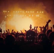 Nonton Konser Musik Bisa Bikin Panjang Umur, Benarkah? Simak Faktanya di Sini!