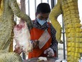 FOTO: Menjajal Kuliner Ekstrem Daging Buaya di Kamboja