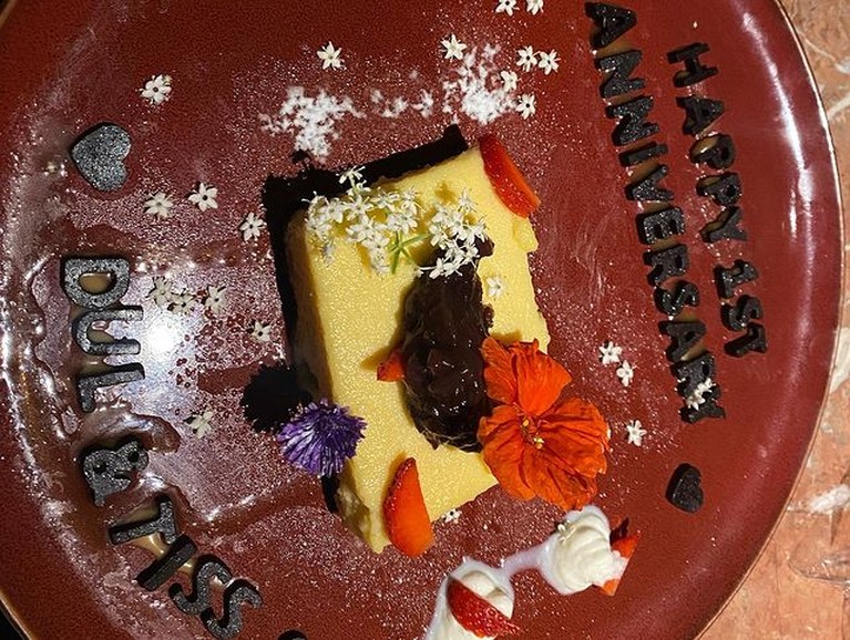 Makan Malam Romantis, Dul Jaelani & Tissa Biani Rayakan Anniversary Jadian Dul Jaelani dan Tissa Biani baru saja merayakan anniversary hari jadian mereka. Yuk kita intip potret romantis mereka!