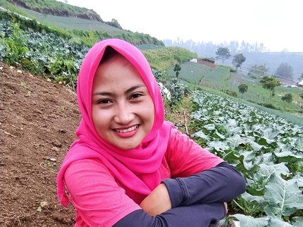 7 Potret Petani Cantik asal Boyolali, Tak Disangka Dahulunya Pedangdut Bun