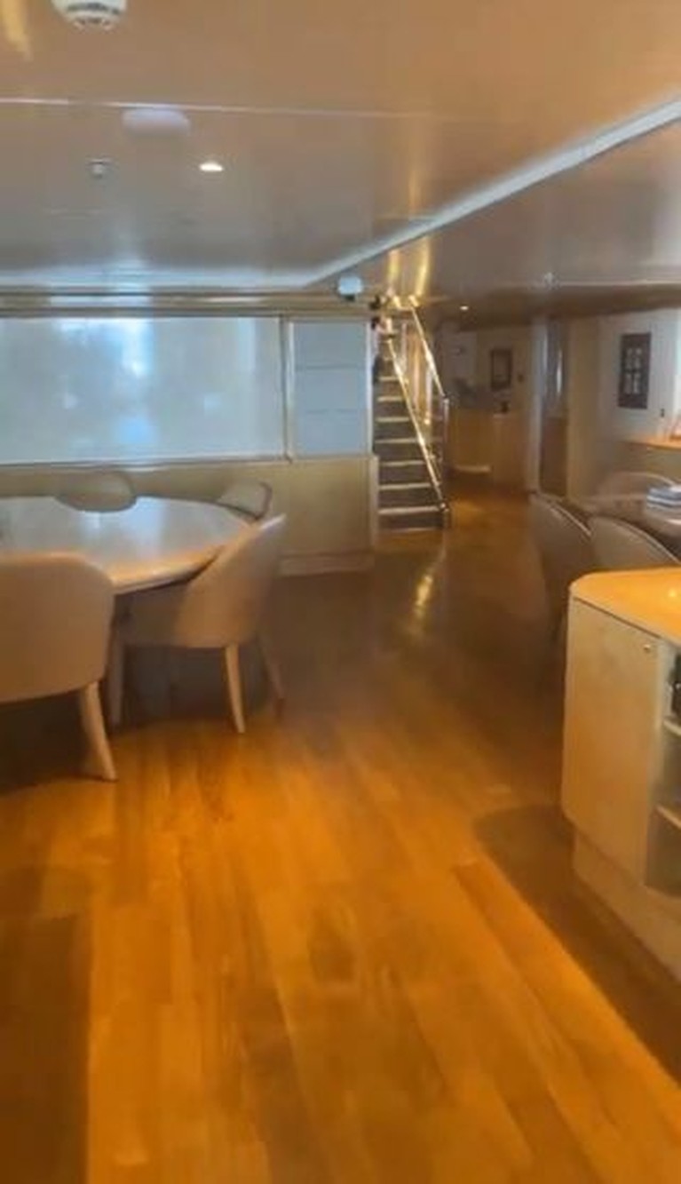 Rachel Vennya baru saja merayakannya ulang tahunnya di sebuah kapal pesiar mewah bak hotel bintang lima. Yuk intip!