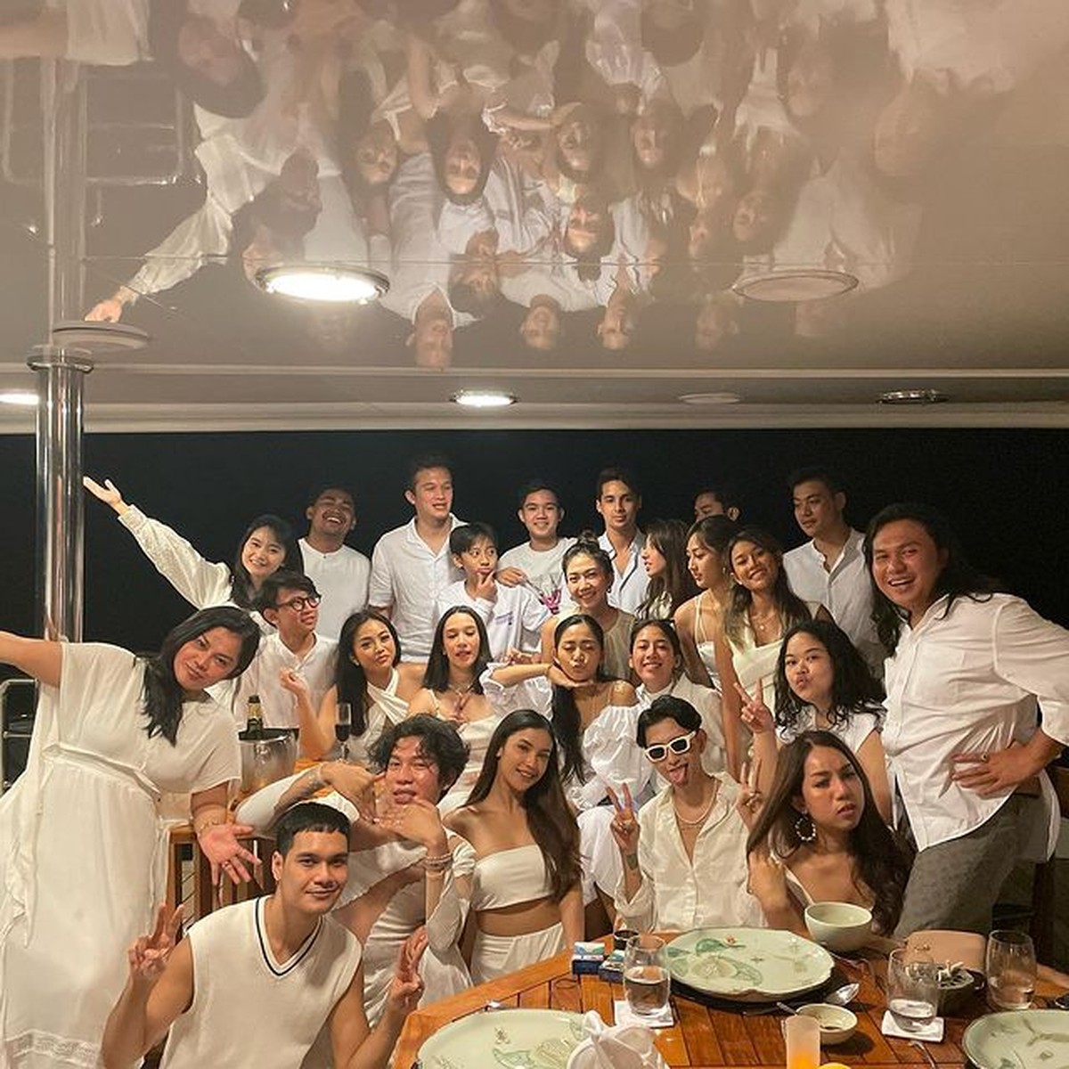 Rachel Vennya baru saja merayakannya ulang tahunnya di sebuah kapal pesiar mewah bak hotel bintang lima&period; Yuk intip&excl;