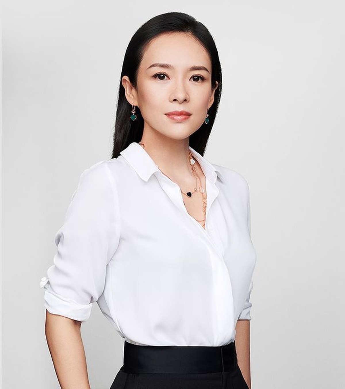 Nama aktris sukses asal Tiongkok&comma; Zhang Ziyi tak lepas dari gosip dan skandal seks sang suami&period; Yuk kita intip potretnya&excl;