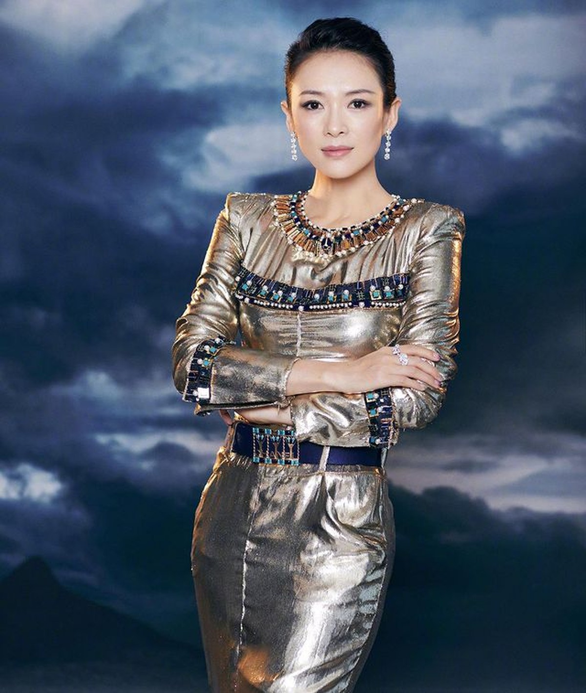 Nama aktris sukses asal Tiongkok&comma; Zhang Ziyi tak lepas dari gosip dan skandal seks sang suami&period; Yuk kita intip potretnya&excl;