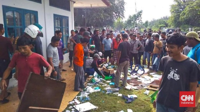 Tiga warga Aceh diperiksa polisi terkait pengusiran petugas vaksinasi Covid-19 di Pangkalan Pendaratan Ikan (PPI) Ujong Serangga.