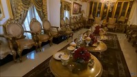 <p>Setiap ruangan juga terlihat amat mewah, salah satunya potret berikut. Ini diketahui sebagai rungan tunggu VIP, Bunda.(Foto: YouTube: TRANS7 OFFICIAL)</p>