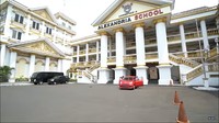 <p>Sekolah Islam yang berdiri di Bekasi ini bernama Alexandria Islamic School, Bunda. (Foto: YouTube: TRANS7 OFFICIAL)</p>