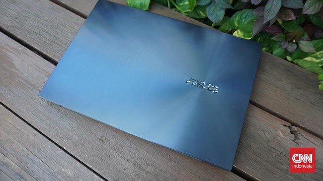 Asus Indonesia mengungkap dampak krisis pasokan RAM dan storage, menyebabkan kenaikan harga laptop di semua segmen. Penyesuaian harga mulai 5 Januari 2026.