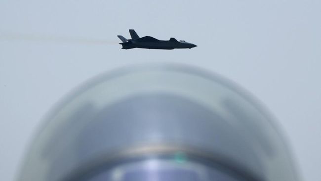 China dan Thailand Latihan Militer, Kerahkan Pasukan Gede-gedean China dan Thailand akan menggelar latihan militer pada pekan depan. Dalam latihan angkatan udara itu, China akan mengerahkan mengerahkan pasukan skala besar.