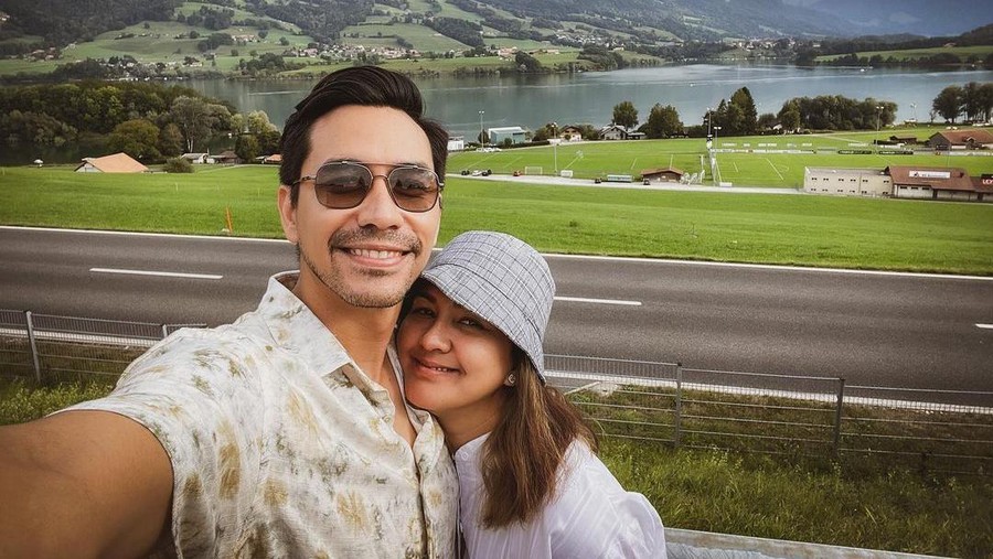 Darius Sinathrya dan Donna Agnesia