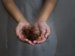 Rambut Rontok Setelah Covid? Lakukan Perawatan dengan 5 Bahan Alami Ini
