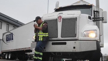 GAJI SOPIR TRUK DI KANADA