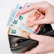 Zodiak Hari Ini: Cuan Mengalir, Ini 5 Ide Bisnis yang Cocok Untuk Libra