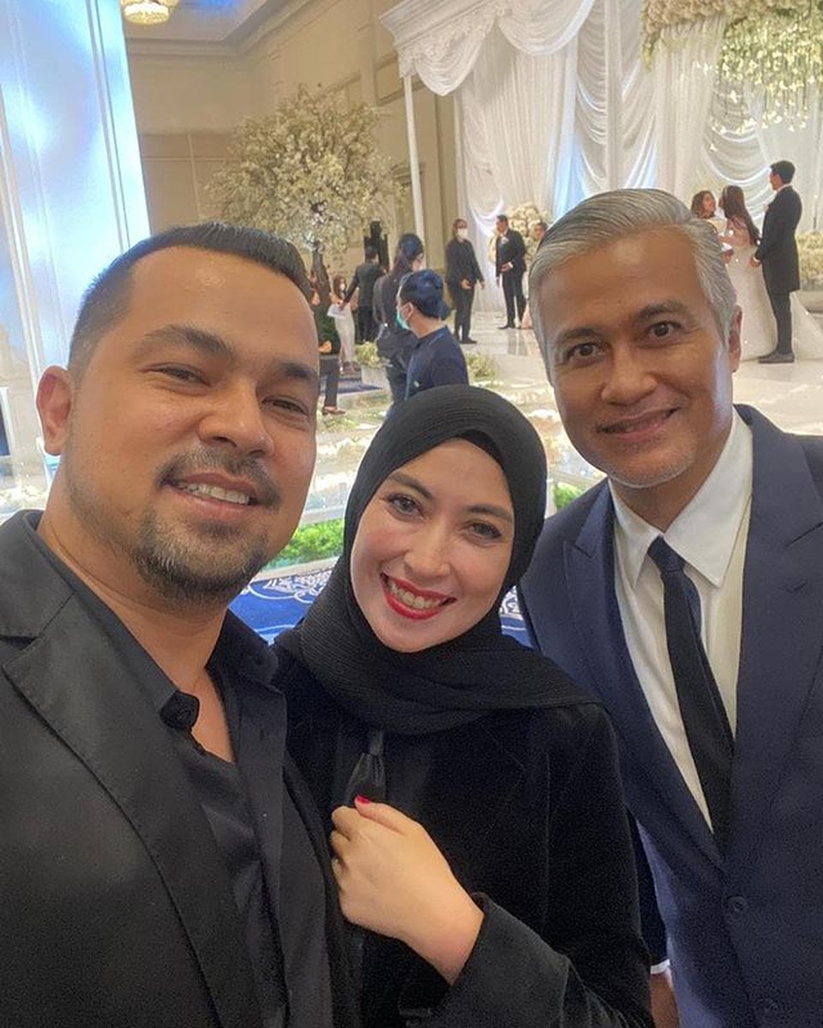 Annisa Trihapsari pamer momen akrab bareng Adjie Pangestu sang mantan dan suaminya Sultan Djorghi&period; Yuk intip&excl;