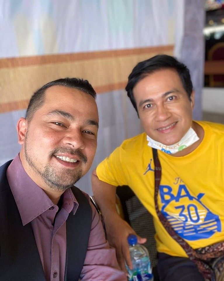 Intip Momen Akur Annisa Trihapsari dengan Mantan dan Suami yang Tuai Pujian Annisa Trihapsari pamer momen akrab bareng Adjie Pangestu sang mantan dan suaminya Sultan Djorghi. Yuk intip!