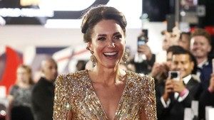 5 Tampilan Kate Middleton Saat Menghadiri Pemutaran Film, Nggak Kalah Glamor Sama Selebriti Hollywood!