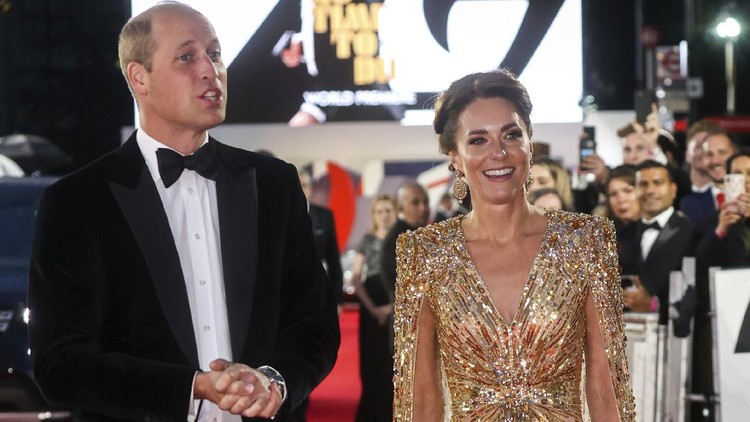 Kate the Duchess of Cambridge poses for photographers upon arrival for the World premiere of the new film from the James Bond franchise 'No Time To Die', in London Tuesday, Sept. 28, 2021. (Photo by Joel C Ryan/Invision/AP)