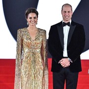 Beda Gaya Kate Middleton, Putri Diana dan Ratu Elizabeth II Memakai Gaun Warna Emas! Mewah Banget