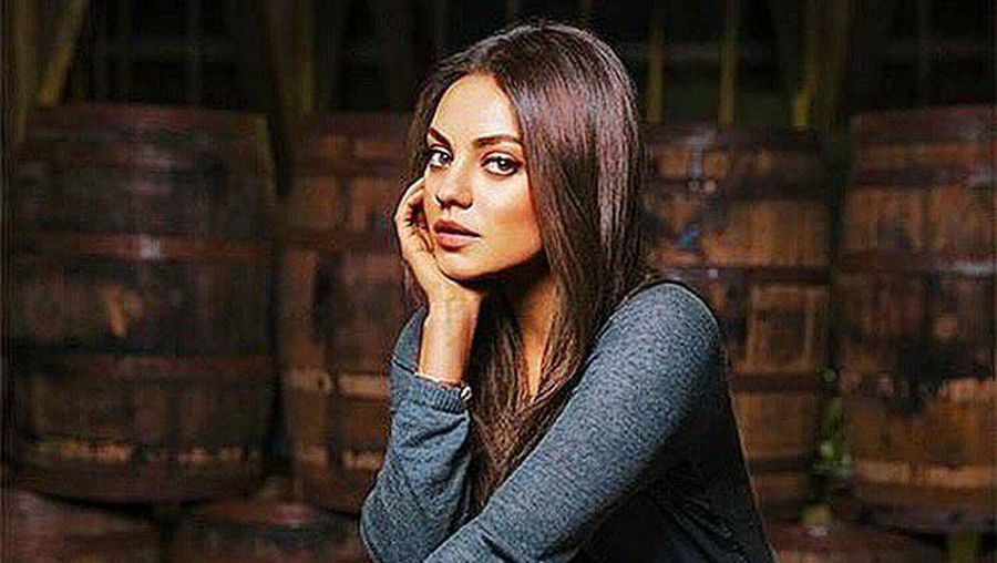 Kebiasaan Jarang Mandi Jadi Perdebatan, Mila Kunis Buka Suara Kebiasaan Jarang Mandi Jadi Perdebatan, Mila Kunis Buka Suara