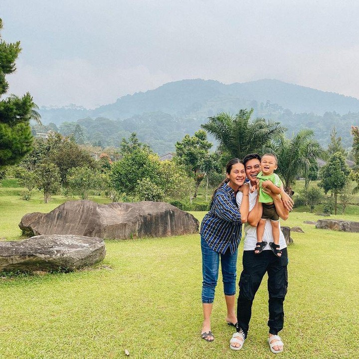<p>Sejak mengabarkan kehamilan kedua Paula Vanhoeven, keluarga kecil Baim Wong ini memang terlihat semakin bahagia ya, Bunda. (Foto: Instagram @paula_verhoeven)</p>