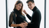 7 Foto Baby Bump Paula Verhoeven, Mesra Bareng Suami Bun