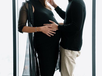 7 Foto Baby Bump Paula Verhoeven, Mesra Bareng Suami Bun