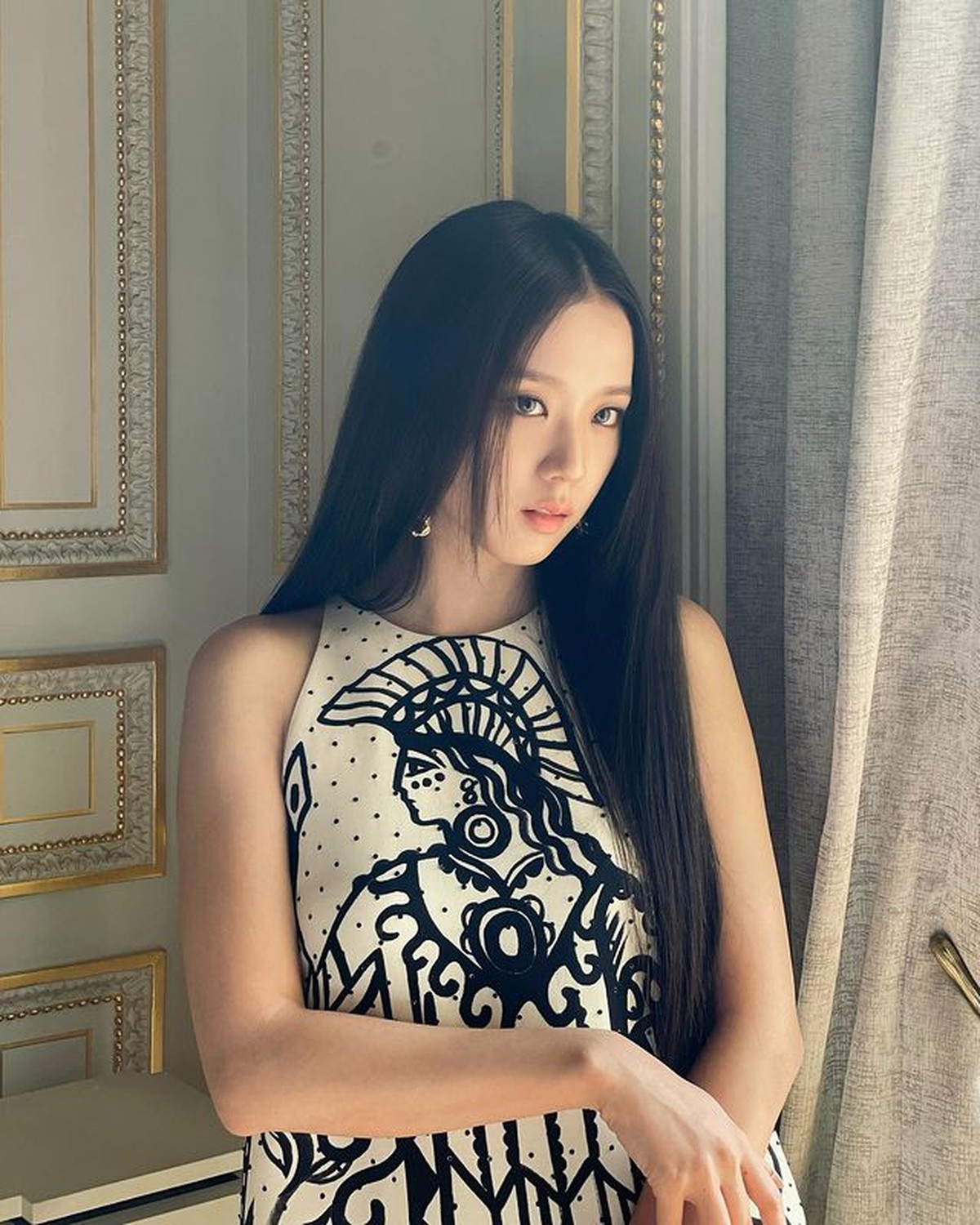 Penampilan Jisoo BLACKPINK di Paris Fashion Week 2021&comma; Cantik Menawan&excl;