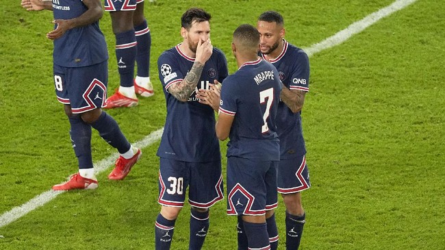 Lionel Messi menyebut dua nama pemain yang akan dipilihnya pada penghargaan Ballon d'Or 2021.