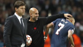 Jawaban Kocak Guardiola Soal Ditekuk Messi dan Trio MNM