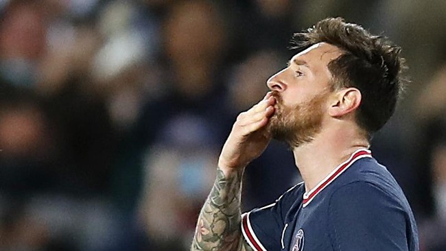 Presiden Joan Laporta membuat pernyataan mengerikan soal Lionel Messi jelang duel Barcelona vs Real Madrid di El Clasico, Minggu (24/10).