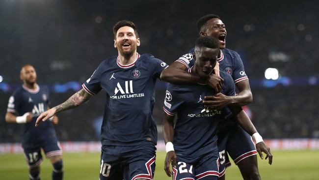 Paris Saint-Germain (PSG) unggul atas Manchester City di babak pertama dalam laga lanjutan fase grup Liga Champions.