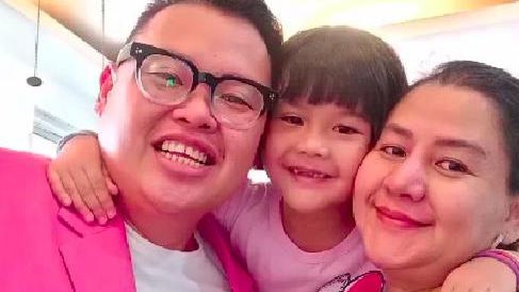 Reza Bukan dan Istri