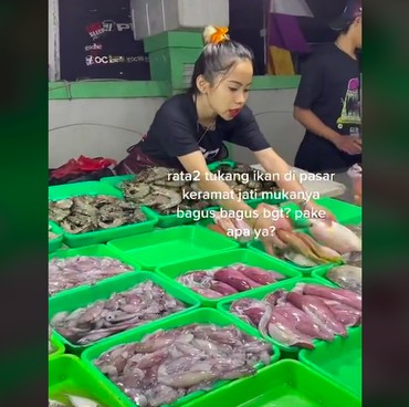 Heboh Wanita Pedagang Ikan Berwajah Glowing, Disebut Teknik Marketing