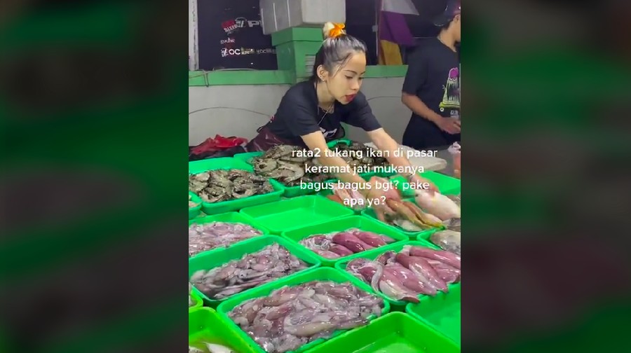 Viral pedagang ikan glowing
